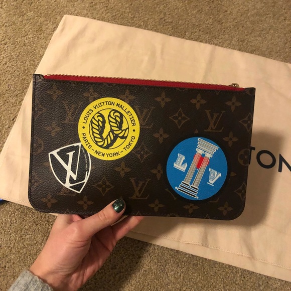 Louis Vuitton Handbags - Louis Vouitton Neverfull Pouch